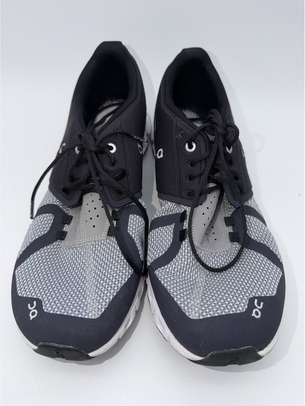 On Running Cloud Men's Athletic Shoes Black and Gray Size 10.5